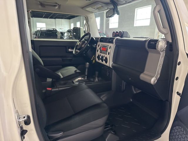 2014 Toyota FJ Cruiser 4WD 4dr Automatic - 23013284 - 37
