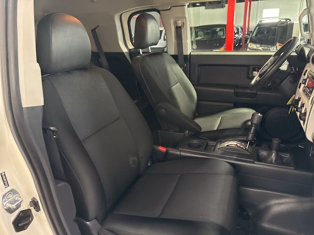 2014 Toyota FJ Cruiser 4WD 4dr Automatic - 23013284 - 38