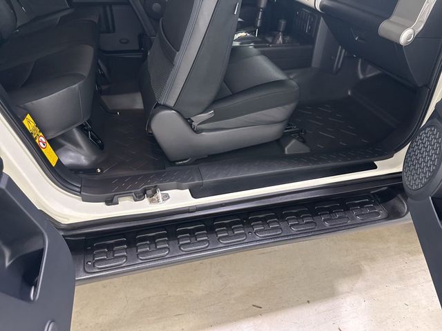 2014 Toyota FJ Cruiser 4WD 4dr Automatic - 23013284 - 41