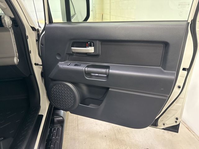 2014 Toyota FJ Cruiser 4WD 4dr Automatic - 23013284 - 42
