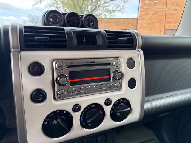 2014 Toyota FJ Cruiser 4WD 4dr Automatic - 23013284 - 8