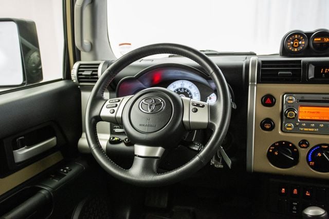 2014 Toyota FJ Cruiser 4WD 4dr Automatic - 22402557 - 3