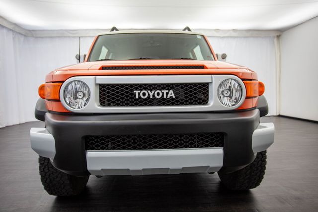 2014 Toyota FJ Cruiser 4WD 4dr Automatic - 22709448 - 33