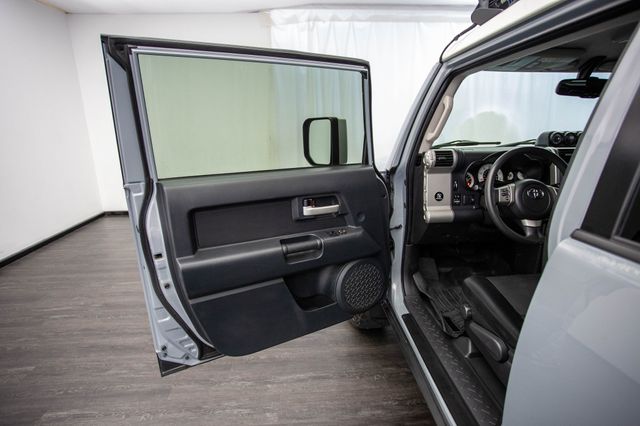 2014 Toyota FJ Cruiser 4WD 4dr Automatic - 22878675 - 15