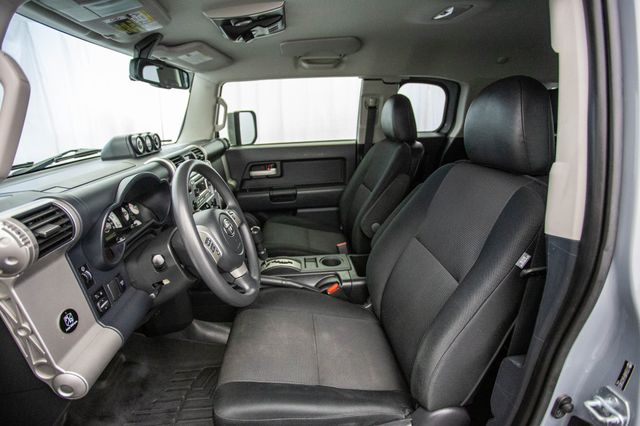 2014 Toyota FJ Cruiser 4WD 4dr Automatic - 22878675 - 17