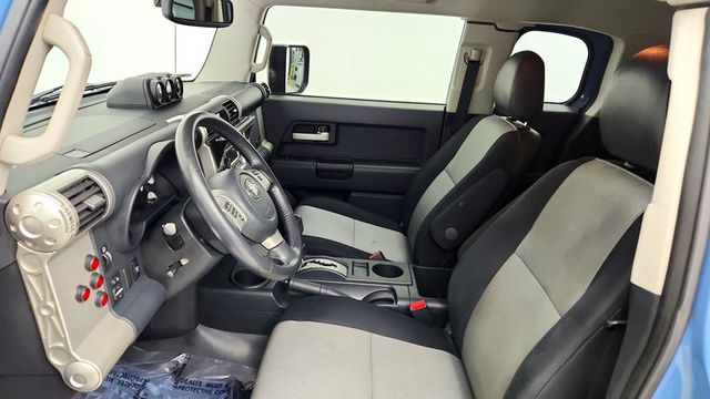 2014 Toyota FJ Cruiser 4WD 4dr Automatic - 23098470 - 17