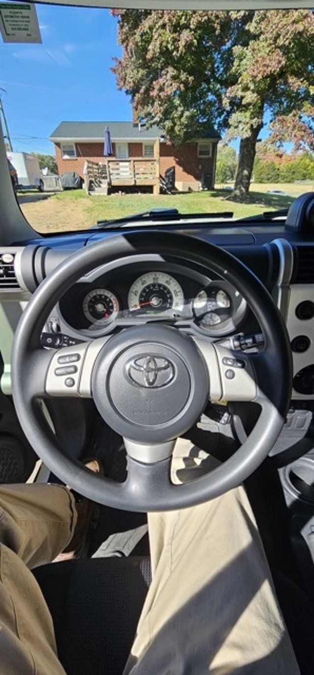 2014 Toyota FJ Cruiser Base - 22642858 - 24