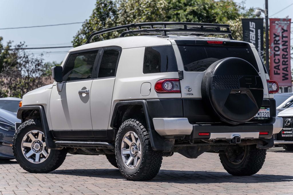 2014 Toyota FJ Cruiser CONVENIENCE AND OFF-ROAD PACKAGE - 22424206 - 2