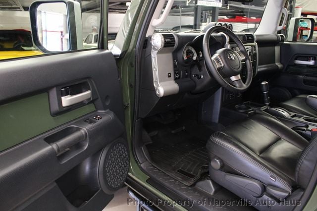 2014 Toyota FJ Cruiser RWD 4dr Automatic - 22626609 - 17