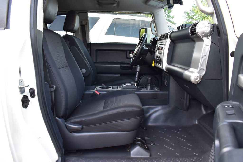 2014 Toyota FJ Cruiser RWD 4dr Automatic - 23084685 - 14