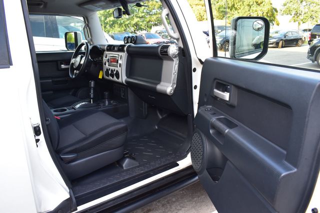2014 Toyota FJ Cruiser RWD 4dr Automatic - 23084685 - 16