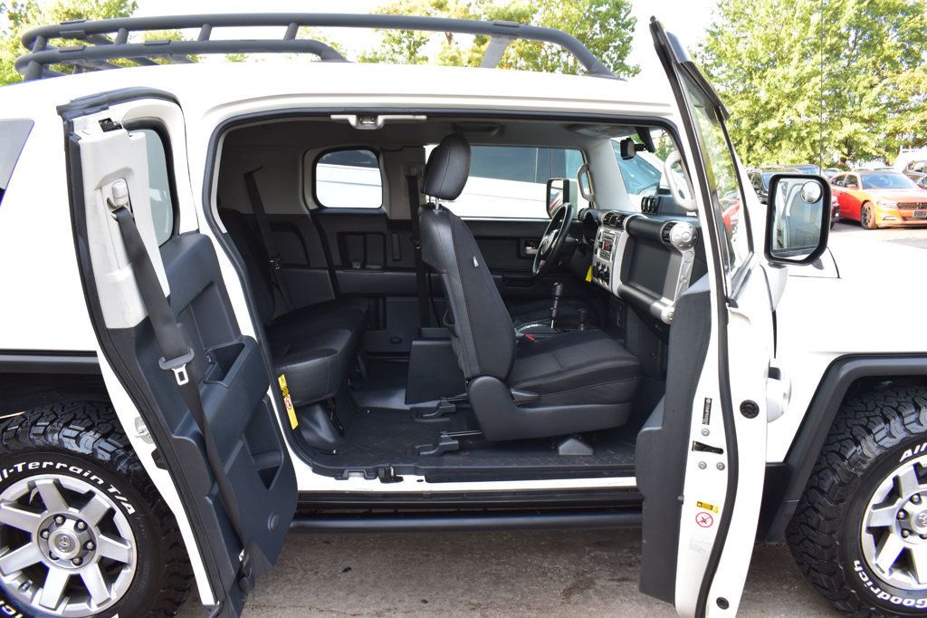 2014 Toyota FJ Cruiser RWD 4dr Automatic - 23084685 - 17