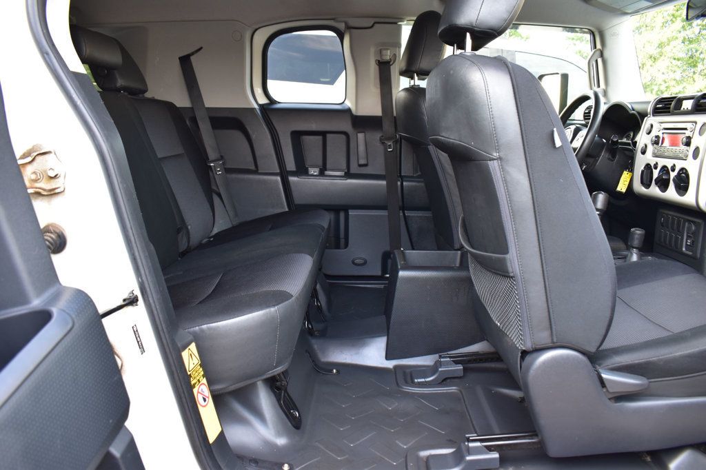 2014 Toyota FJ Cruiser RWD 4dr Automatic - 23084685 - 19
