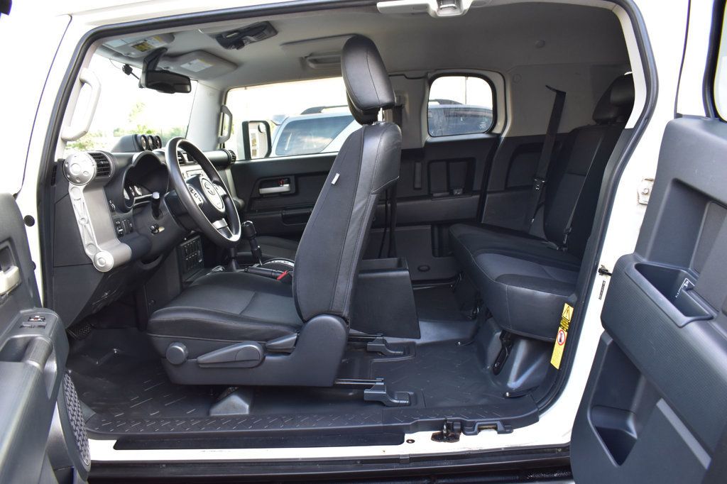 2014 Toyota FJ Cruiser RWD 4dr Automatic - 23084685 - 20