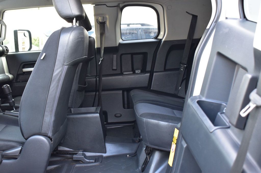 2014 Toyota FJ Cruiser RWD 4dr Automatic - 23084685 - 21