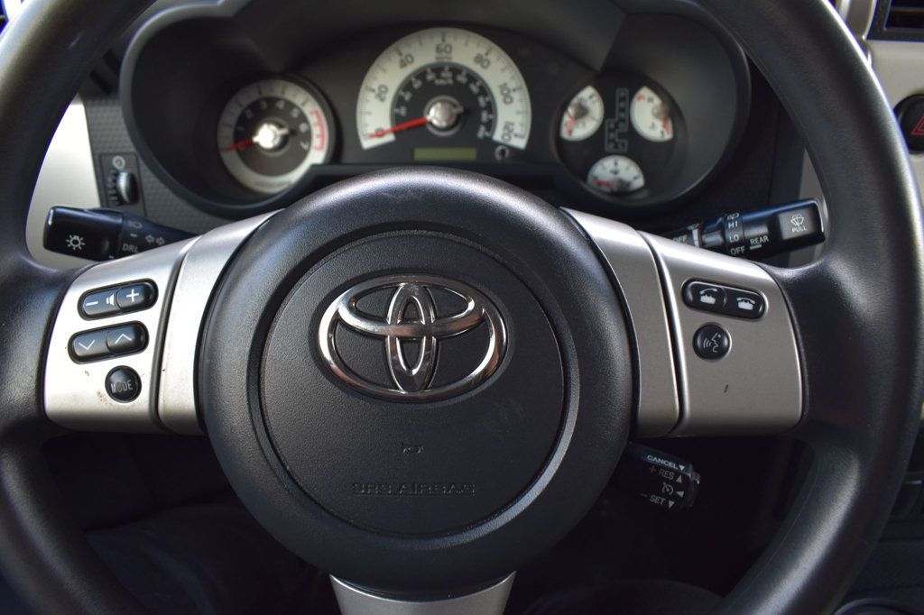 2014 Toyota FJ Cruiser RWD 4dr Automatic - 23084685 - 24