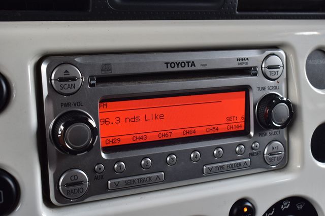 2014 Toyota FJ Cruiser RWD 4dr Automatic - 23084685 - 30