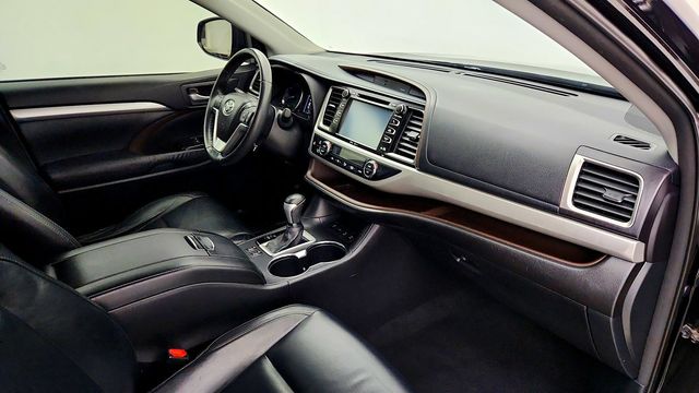 2014 Toyota Highlander AWD 4dr V6 XLE w/ Captain's Chairs & Rear Blu-ray Entertainment - 23097421 - 25
