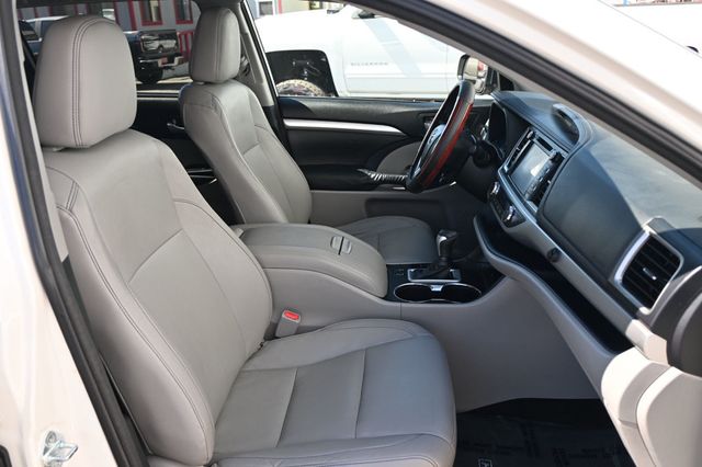 2014 Toyota Highlander AWD XLE Brand New Tires - 22800549 - 15