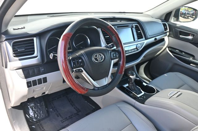 2014 Toyota Highlander AWD XLE Brand New Tires - 22800549 - 6