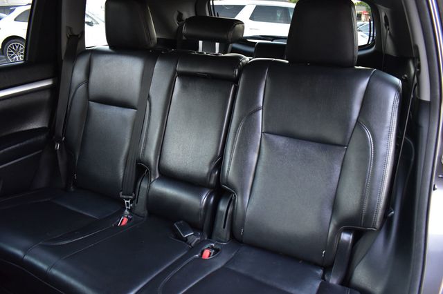 2014 Toyota Highlander FWD 4dr I4 LE - 23045190 - 17