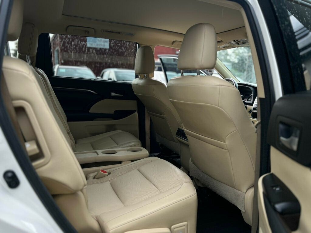 2014 Toyota Highlander Base Hybrid photo 11
