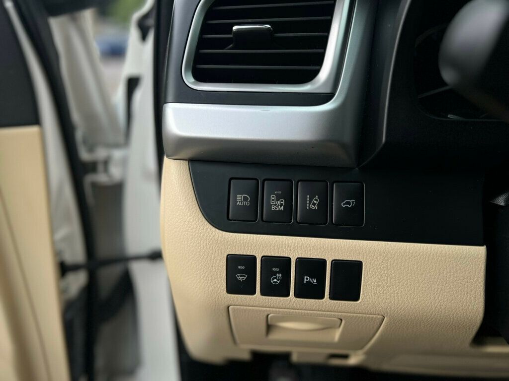 2014 Toyota Highlander Base Hybrid photo 16
