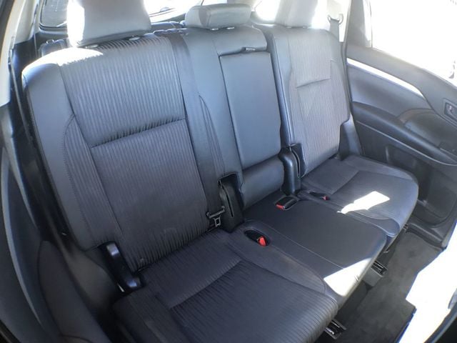 2014 Toyota Highlander LE - 22707429 - 20