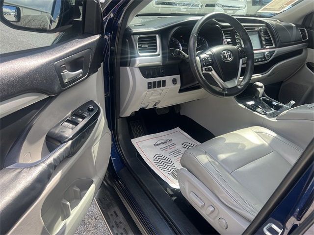 2014 Toyota Highlander Base Hybrid photo 6
