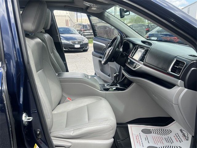 2014 Toyota Highlander Base Hybrid photo 16