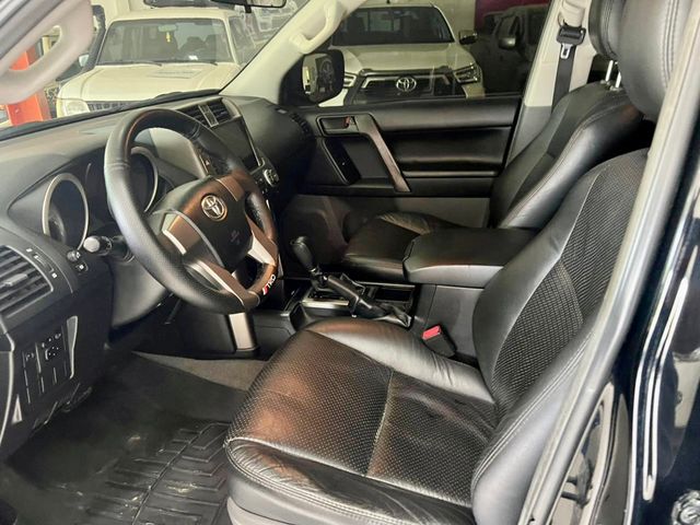 2014 Toyota Land Cruiser Prado Disponible para alquiler Automatico 4x4 7 pasajeros - 22981013 - 10