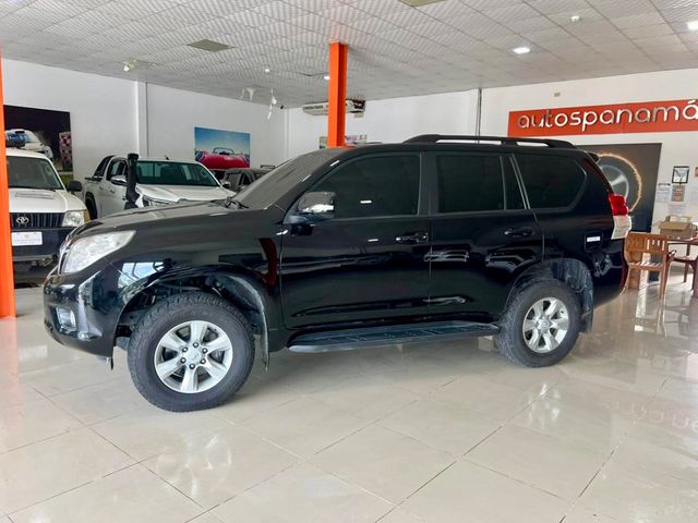2014 Toyota Land Cruiser Prado Disponible para alquiler Automatico 4x4 7 pasajeros - 22981013 - 3