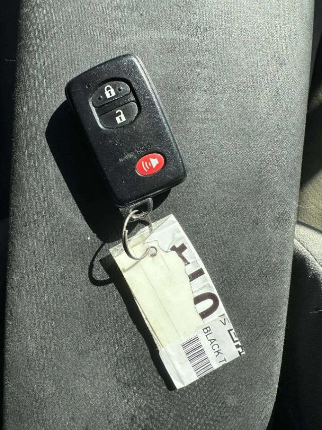 2014 Toyota Prius 5dr Hatchback Four - 22938445 - 36