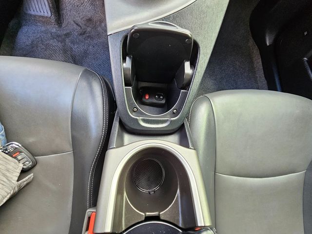 2014 Toyota Prius 5dr Hatchback Four - 22417910 - 19