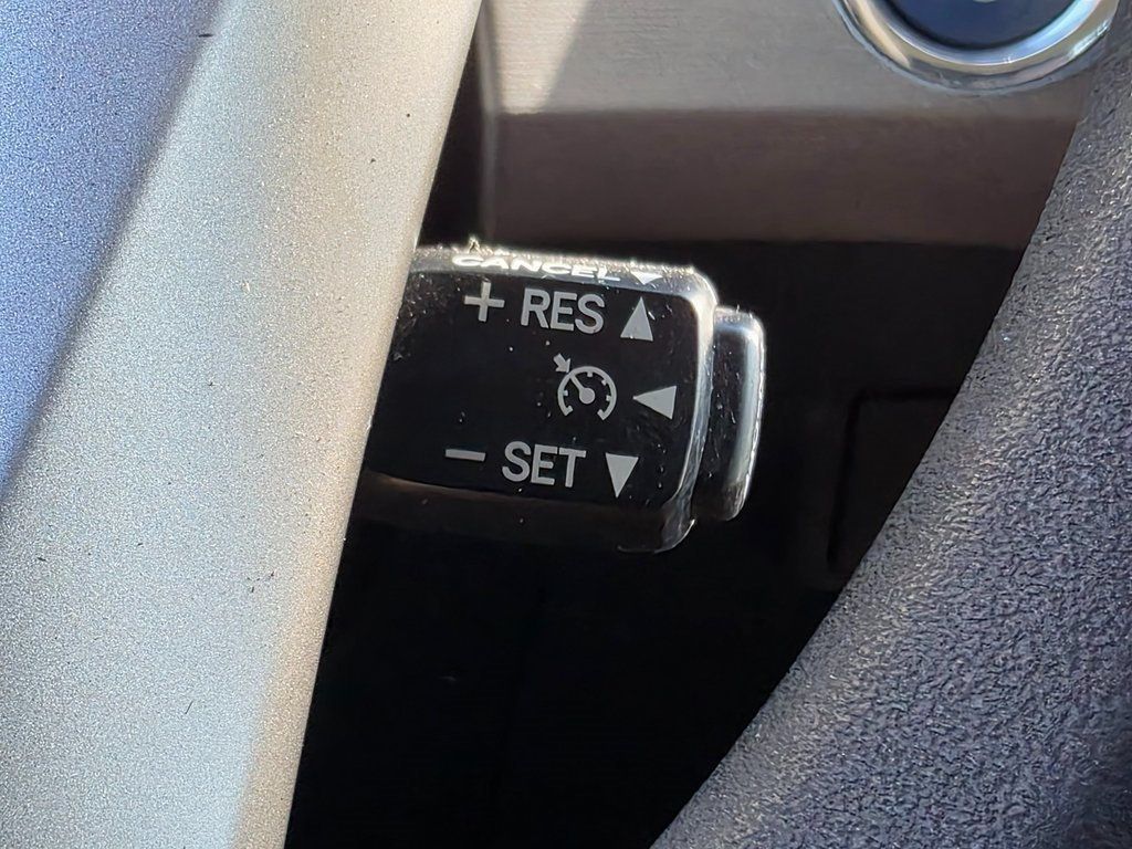 2014 Toyota Prius 5dr Hatchback Four - 22946673 - 26