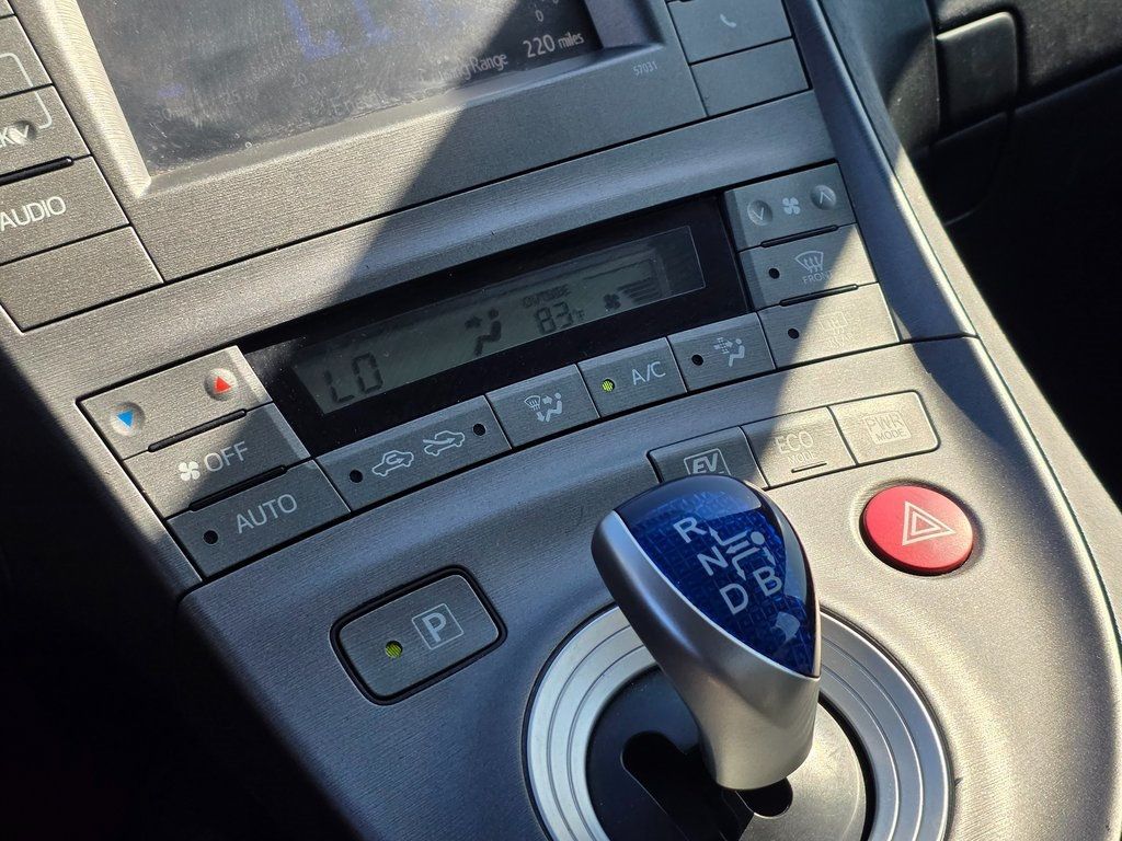 2014 Toyota Prius 5dr Hatchback Four - 22946673 - 29