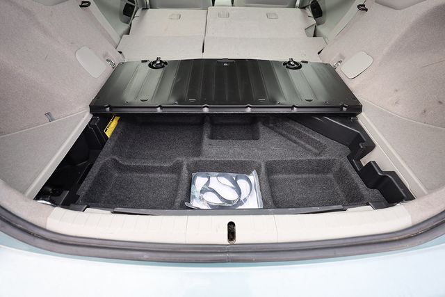 2014 TOYOTA Prius 5dr Hatchback Three - 22940778 - 16