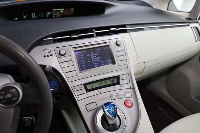 2014 TOYOTA Prius 5dr Hatchback Three - 22940778 - 24