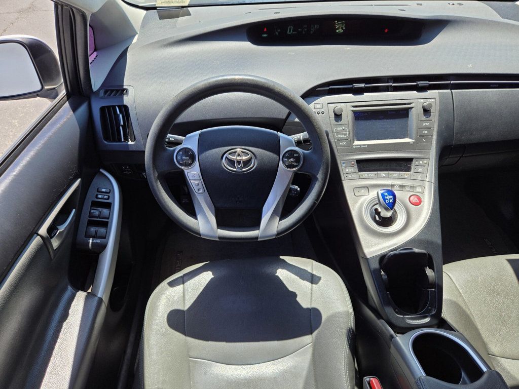 2014 Toyota Prius 5dr Hatchback Three - 22898204 - 9