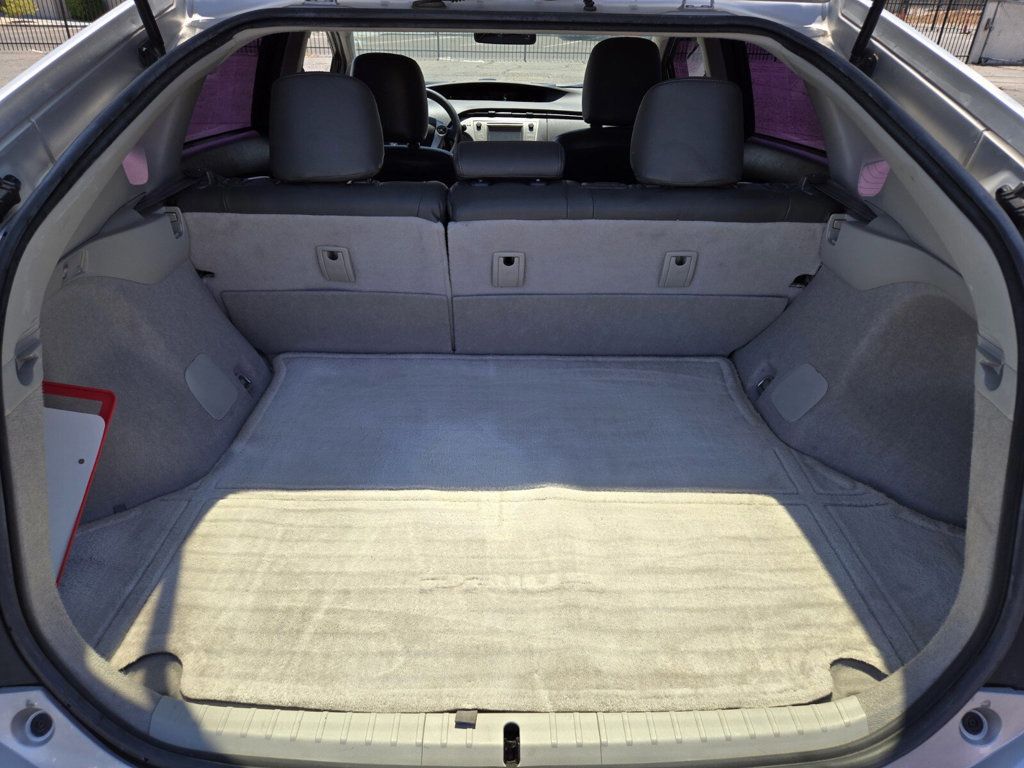 2014 Toyota Prius 5dr Hatchback Three - 22898204 - 10