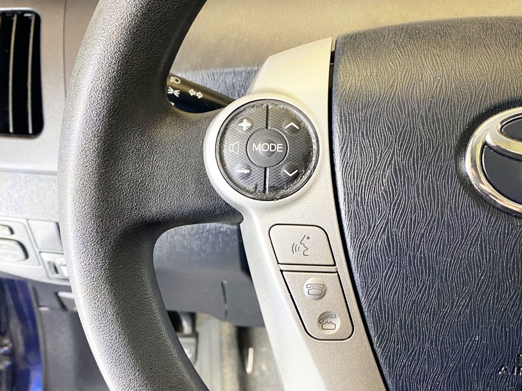 2014 Toyota Prius 5dr Hatchback Three - 22963342 - 23