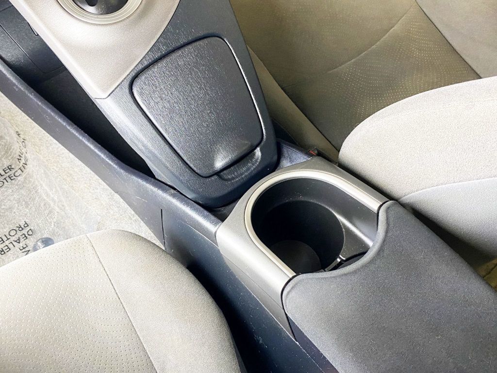 2014 Toyota Prius 5dr Hatchback Three - 22963342 - 33