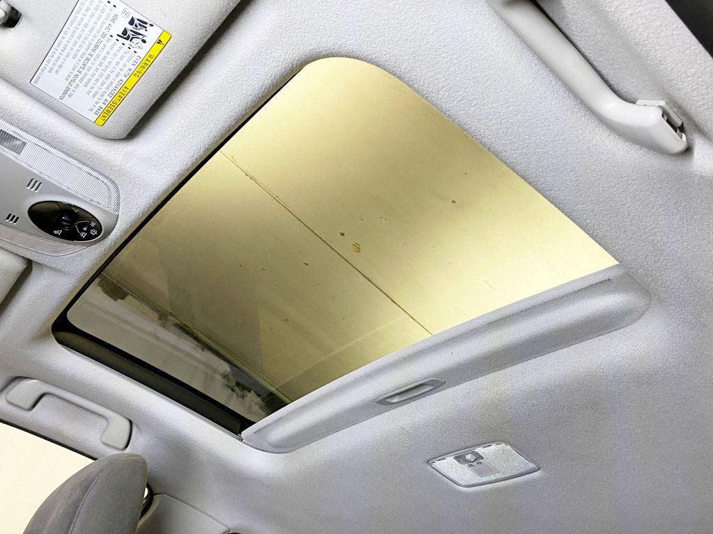 2014 Toyota Prius 5dr Hatchback Three - 22963342 - 37