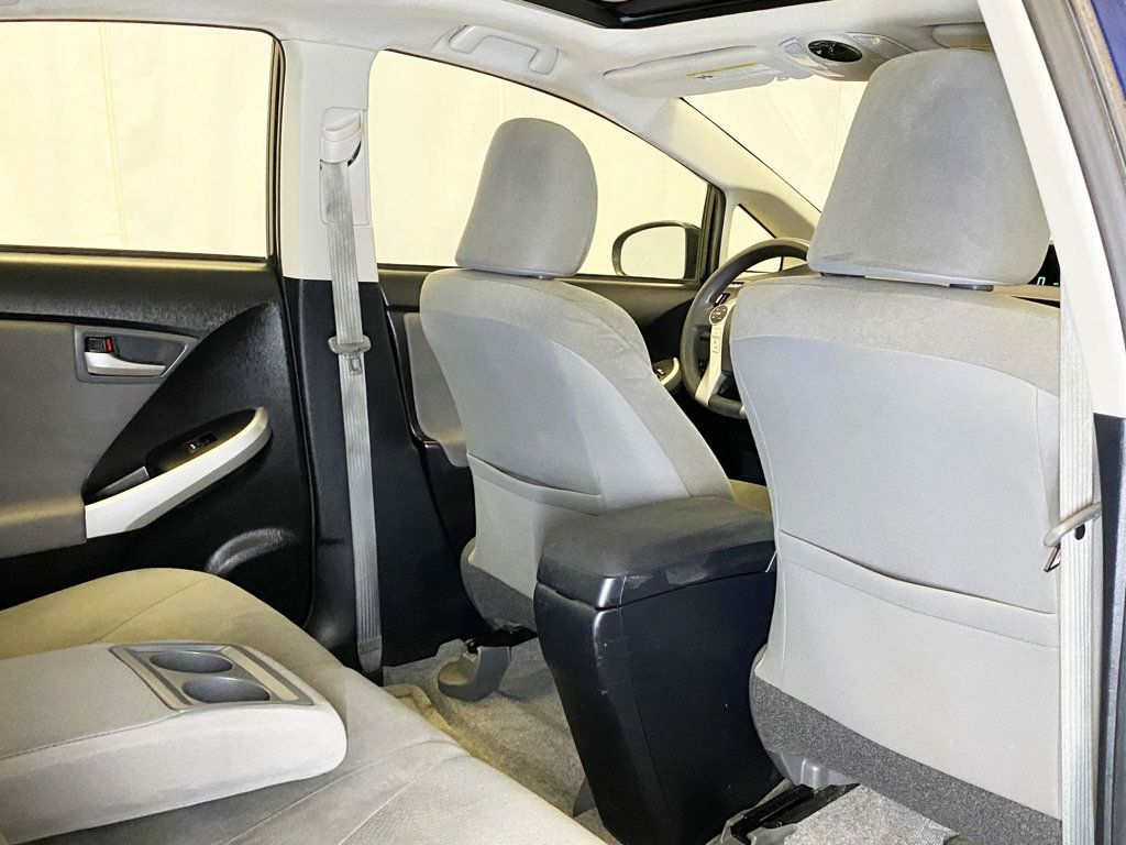 2014 Toyota Prius 5dr Hatchback Three - 22963342 - 44