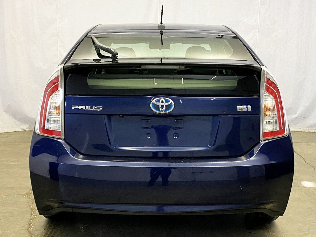 2014 Toyota Prius 5dr Hatchback Three - 22963342 - 4