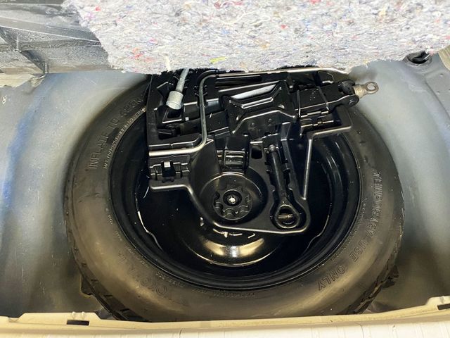 2014 Toyota Prius 5dr Hatchback Three - 22963342 - 54