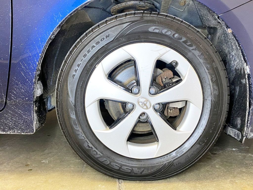 2014 Toyota Prius 5dr Hatchback Three - 22963342 - 56