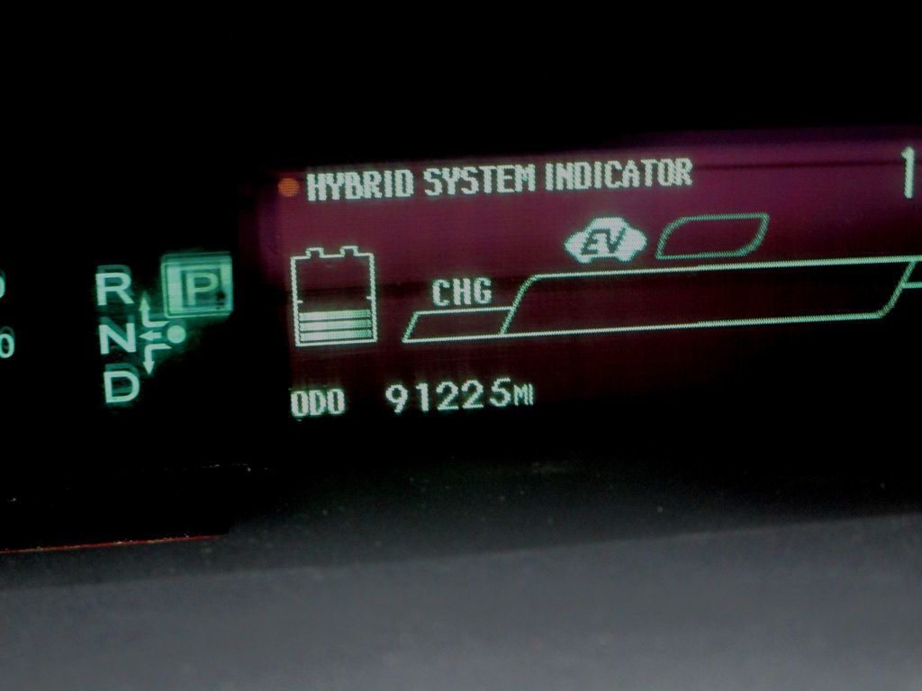 2014 Toyota Prius Three photo 22