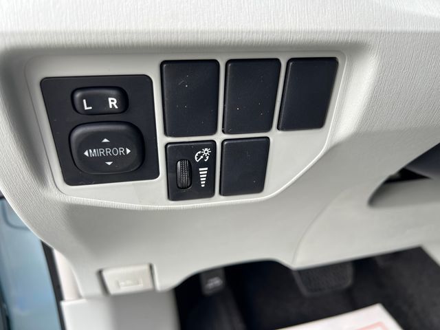 2014 Toyota Prius 5dr Hatchback Three - 22993751 - 19