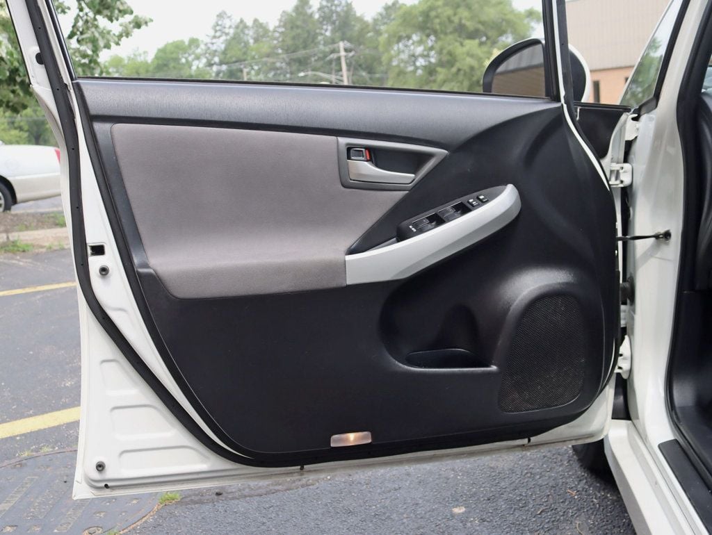 2014 Toyota Prius 5dr Hatchback Two - 22867096 - 20